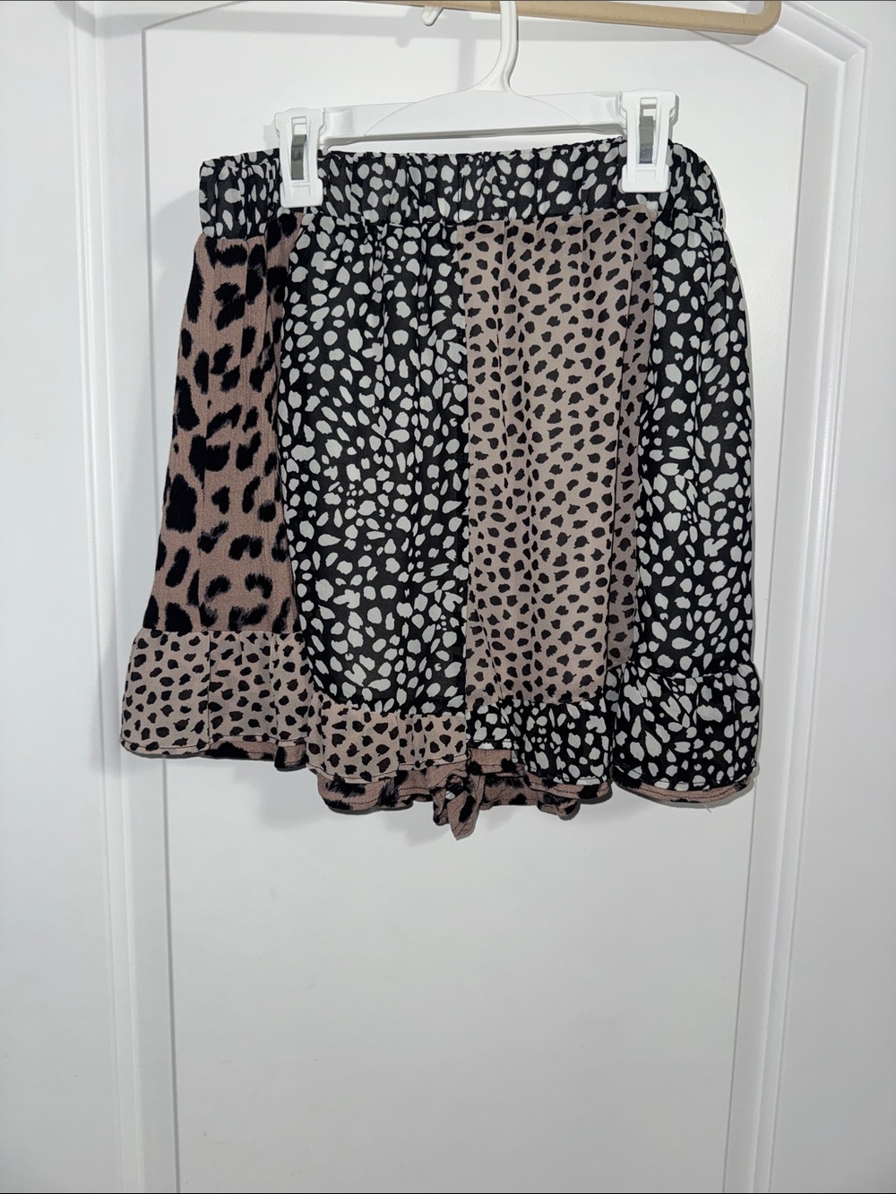 Umgee Black & Taupe Leopard Shorts